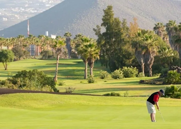 On The Golf Course By The شقة